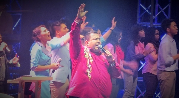 Paskah GBI Glow 2016: Paskah Bukti Kuasa-Nya Dahsyat dan Tidak Terbatas